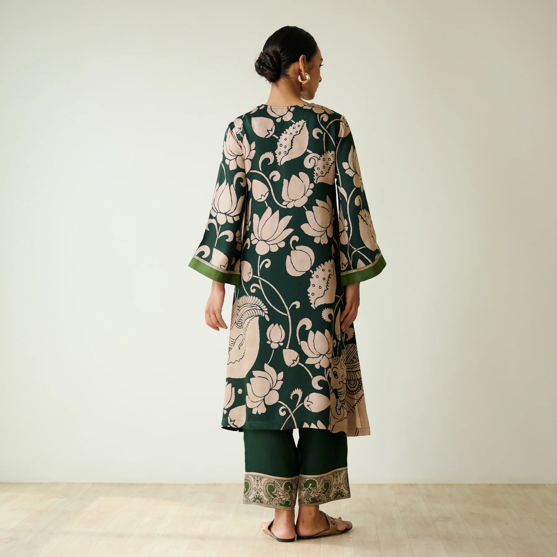 Green Kalamkari Print Kurta Set with Mukaish Embroidery - Ethnic Wear for Women