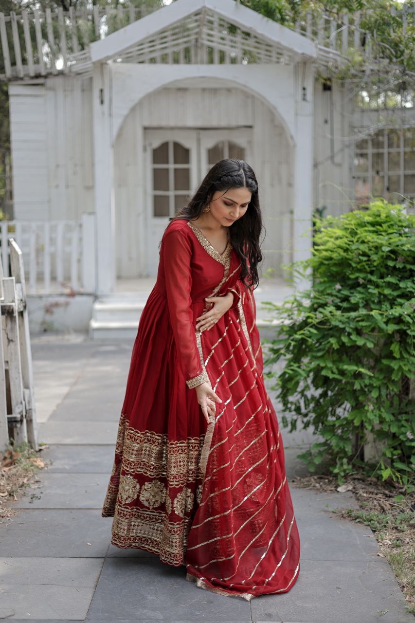 Elegant Faux Blooming Sequins Embroidered Gown with Dupatta – Maroon & Black