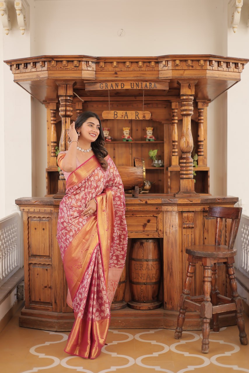 Luxurious Kanjivaram Silk Saree with Classic Zari Weaving