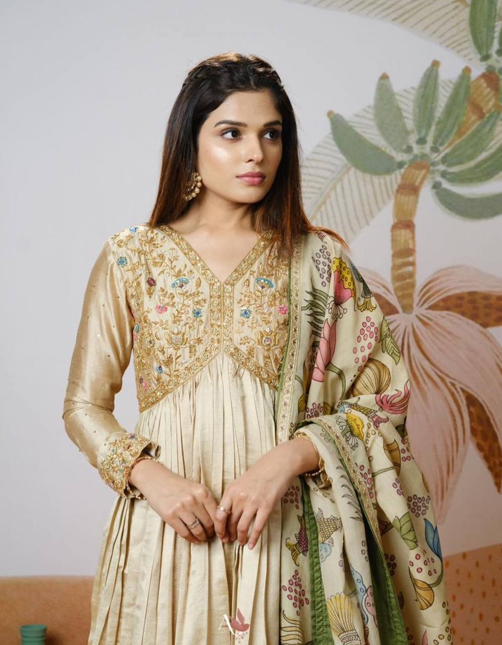 Elegant Embroidered Kalamkari Set for Festive Occasions